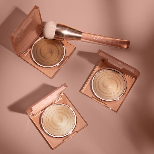 N.Y.M.P.H. GLAZE Skin Glowing Perfector
Shade luna