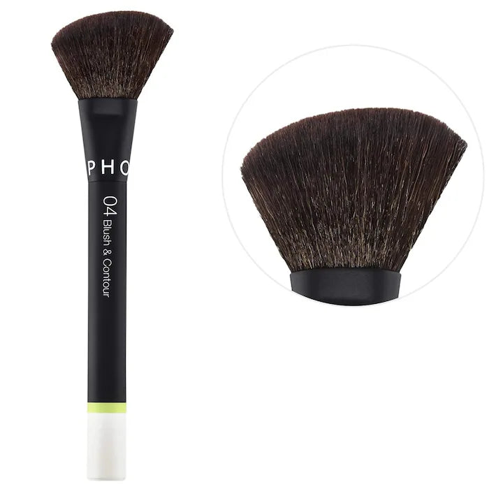 SEPHORA COLLECTION 
Essential Brush - 04 Cheek